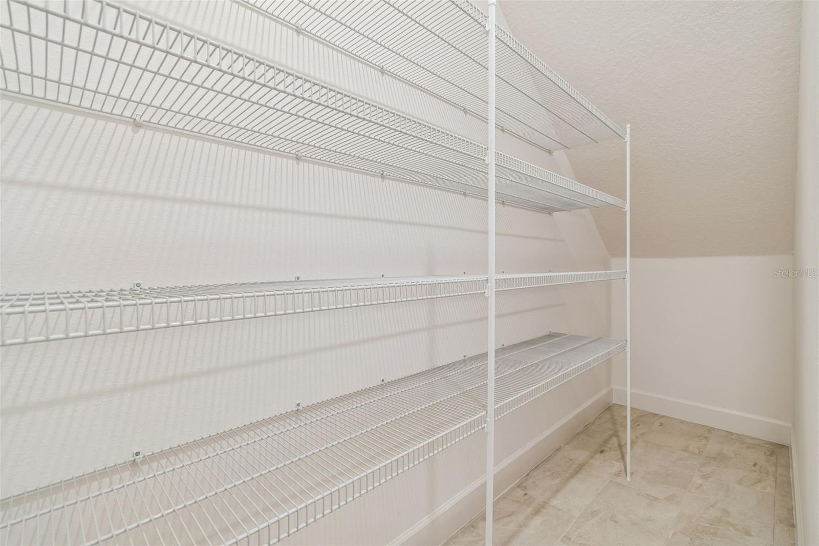 Image 18 of 64 For 958 Signet Drive