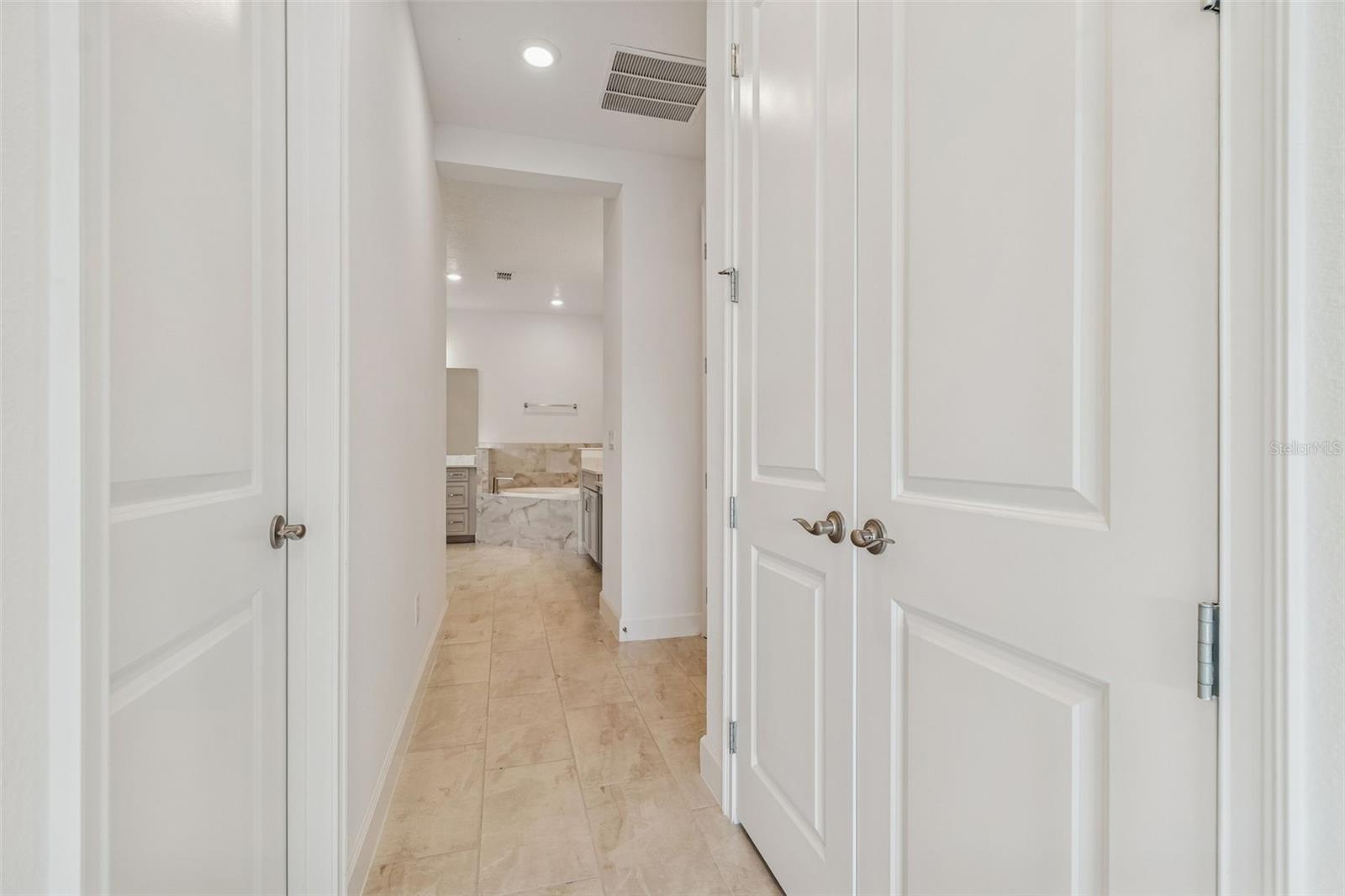 Image 24 of 64 For 958 Signet Drive