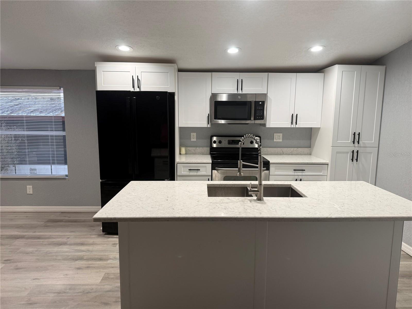 Image 5 of 7 For 36153 Zinnia Avenue