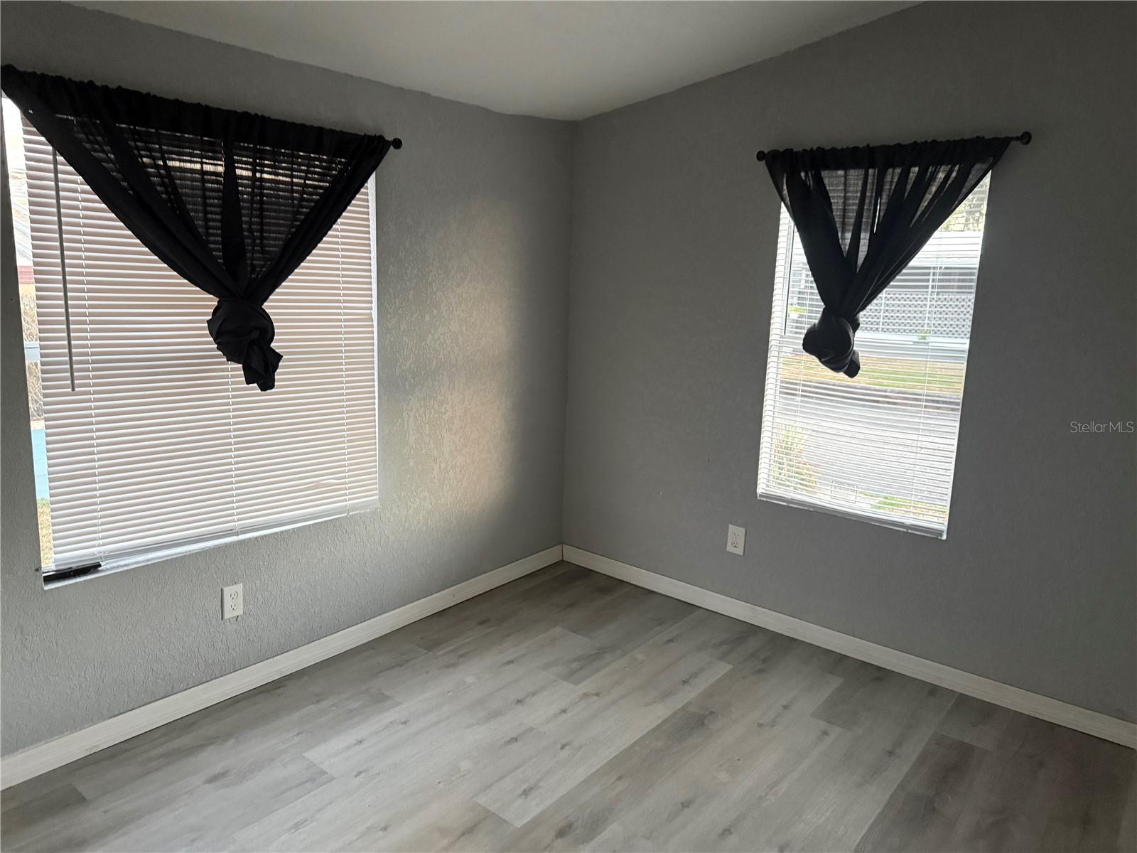 Image 7 of 7 For 36153 Zinnia Avenue