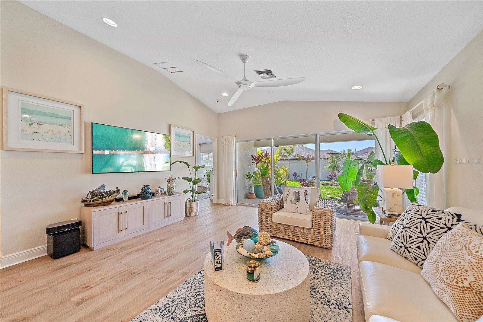 Image 12 of 27 For 12419 Oak Hill Way