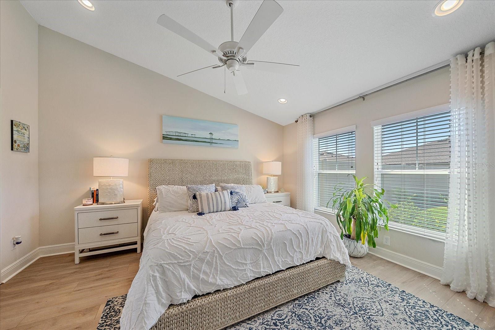 Image 15 of 27 For 12419 Oak Hill Way