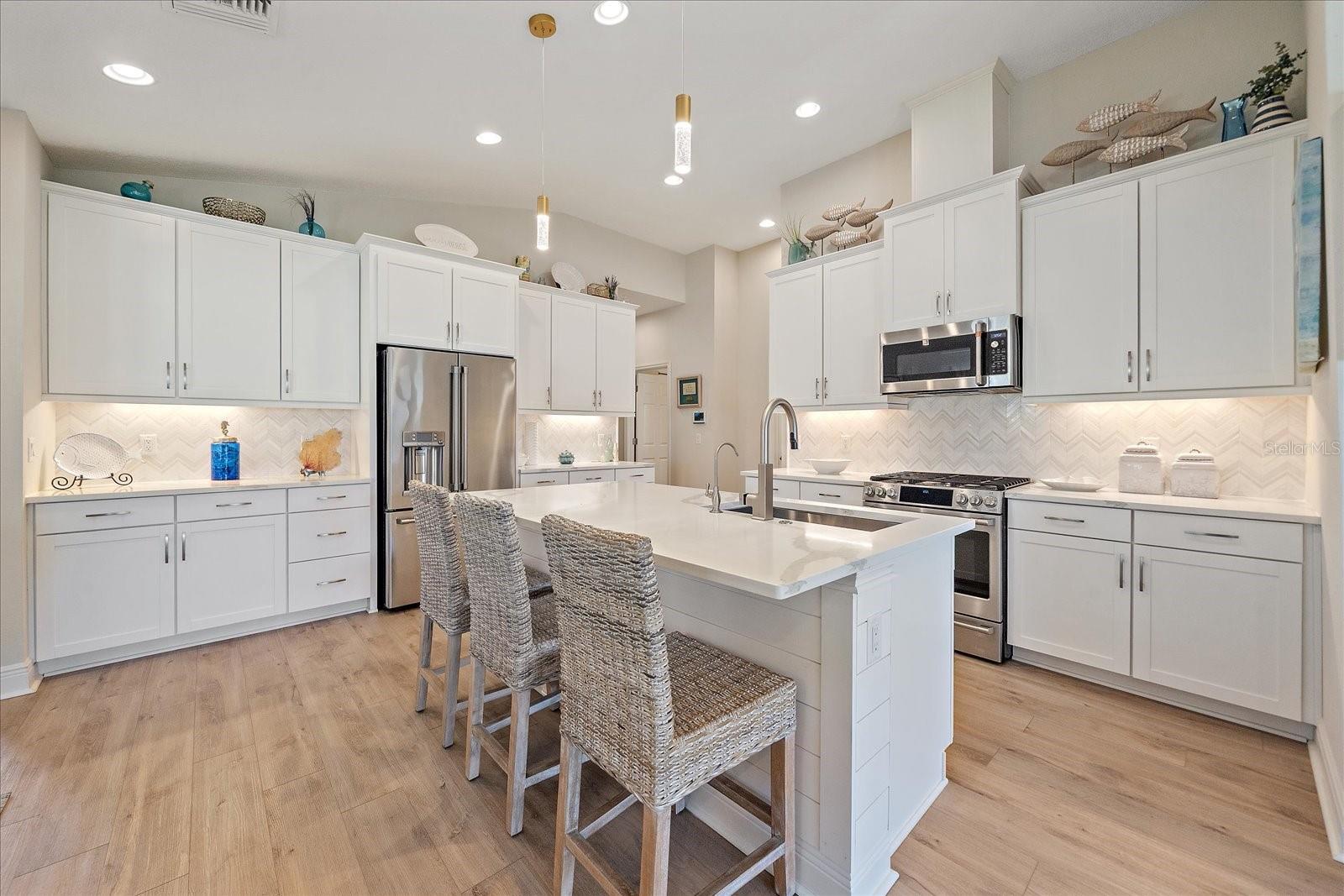 Image 4 of 27 For 12419 Oak Hill Way