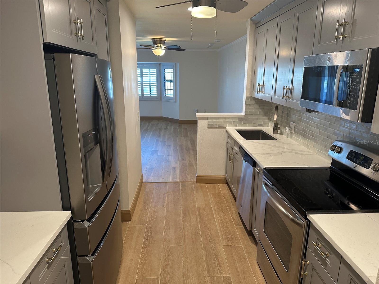 Image 17 of 39 For 10444 Saint Tropez Place