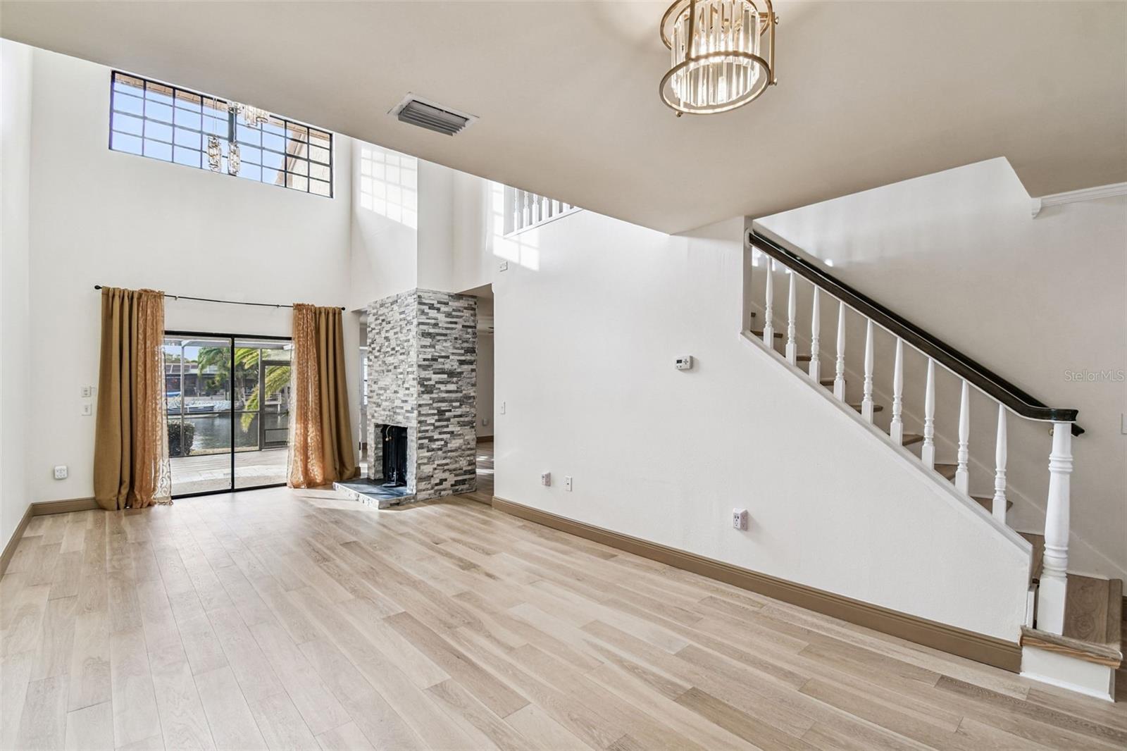 Image 7 of 39 For 10444 Saint Tropez Place