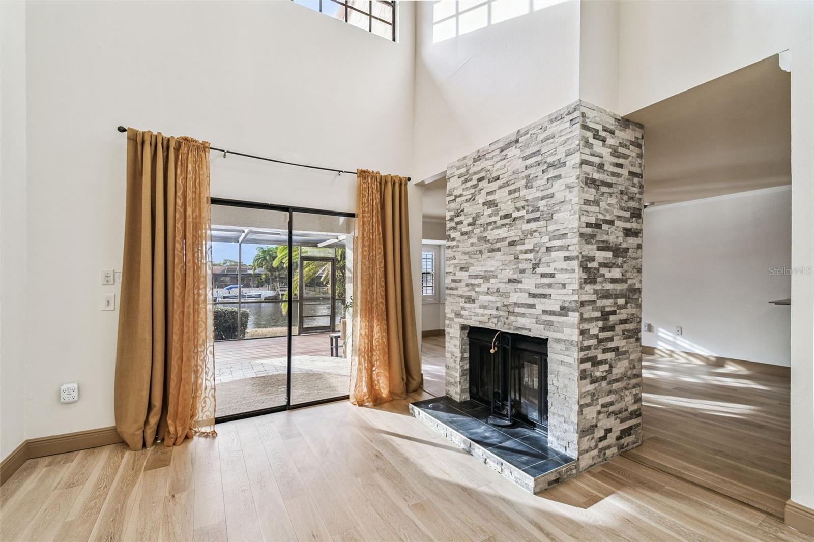 Image 8 of 39 For 10444 Saint Tropez Place