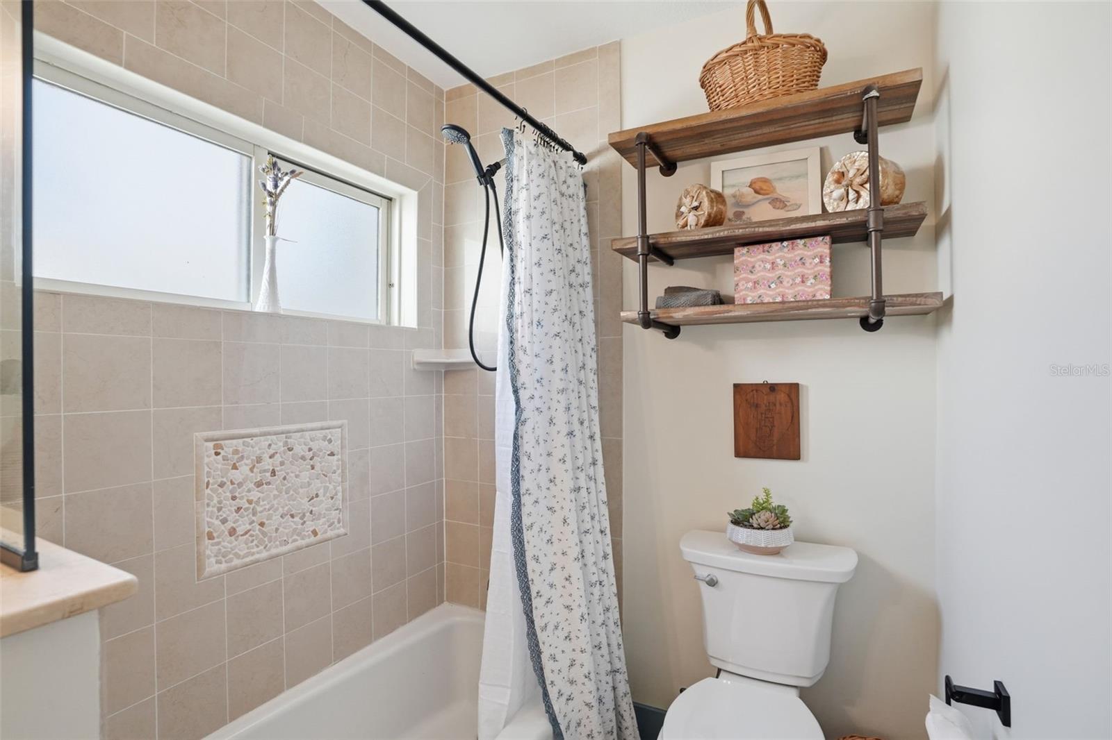 Image 40 of 74 For 759 Lantana Avenue