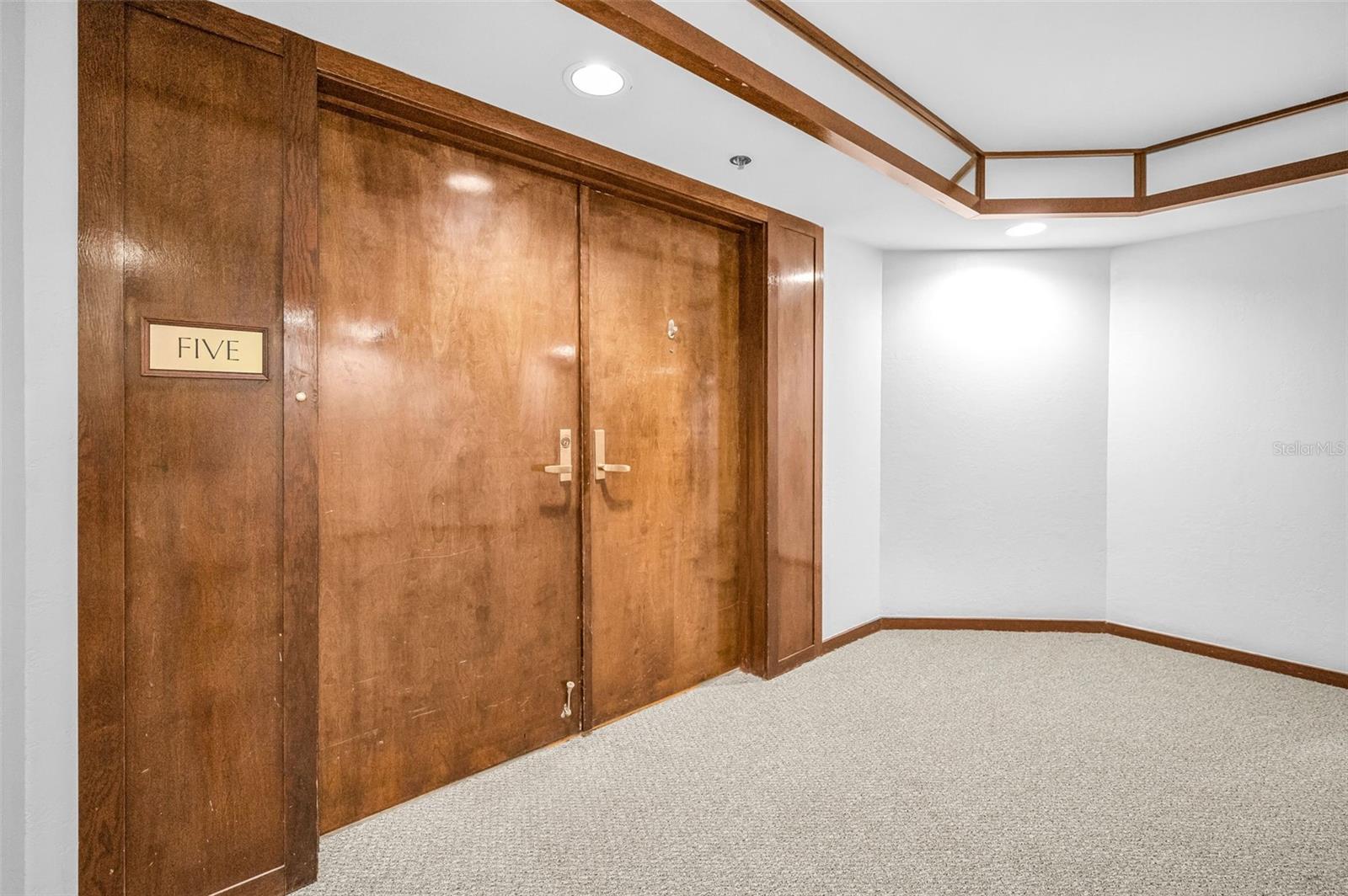 Image 13 of 100 For 1660 Gulf Boulevard Ph5