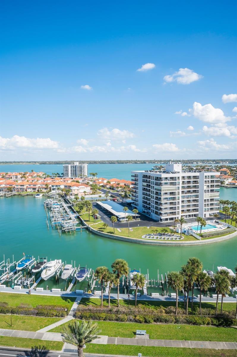 Image 67 of 100 For 1660 Gulf Boulevard Ph5