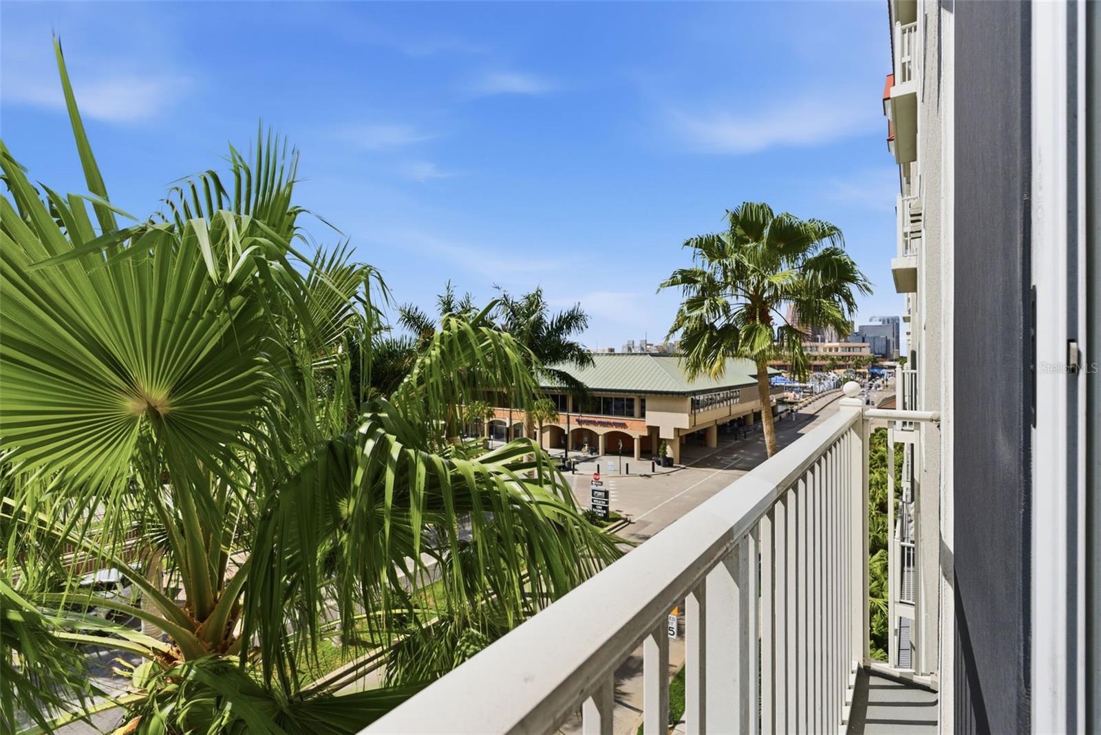 Image 13 of 59 For 700 Harbour Island Boulevard 403