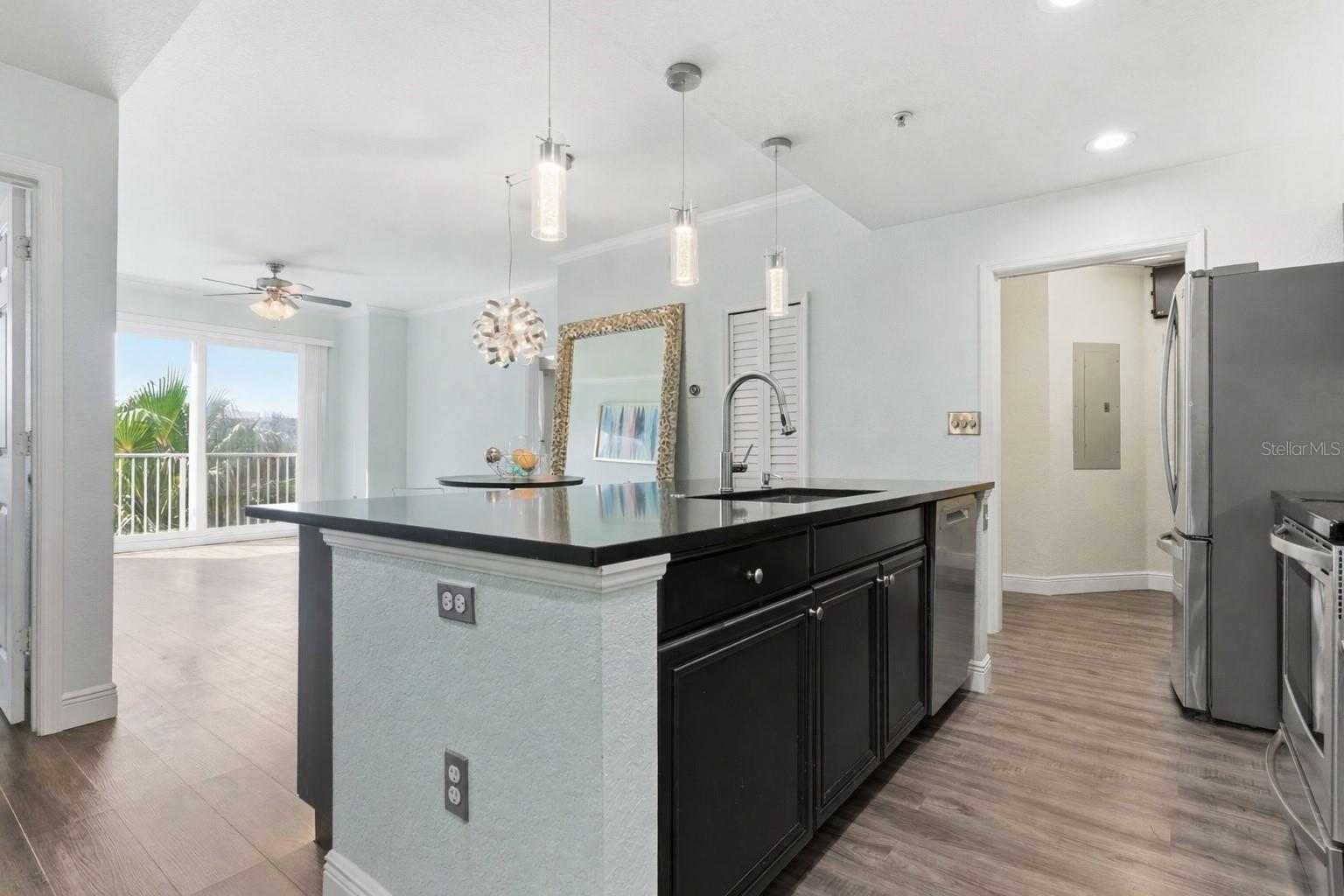 Image 3 of 59 For 700 Harbour Island Boulevard 403