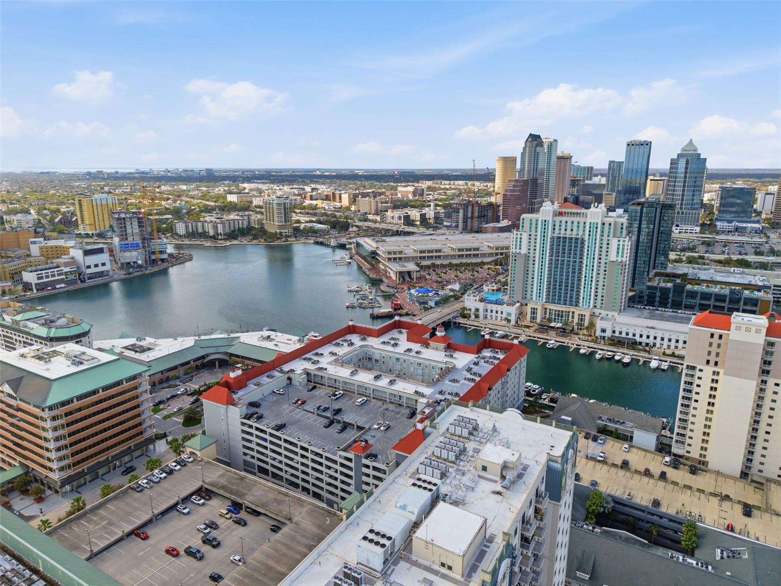 Image 35 of 59 For 700 Harbour Island Boulevard 403