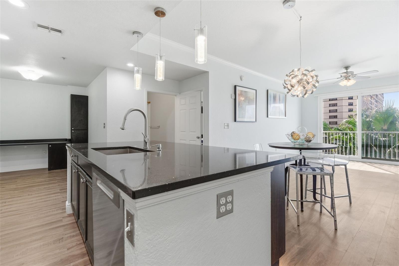 Image 6 of 59 For 700 Harbour Island Boulevard 403