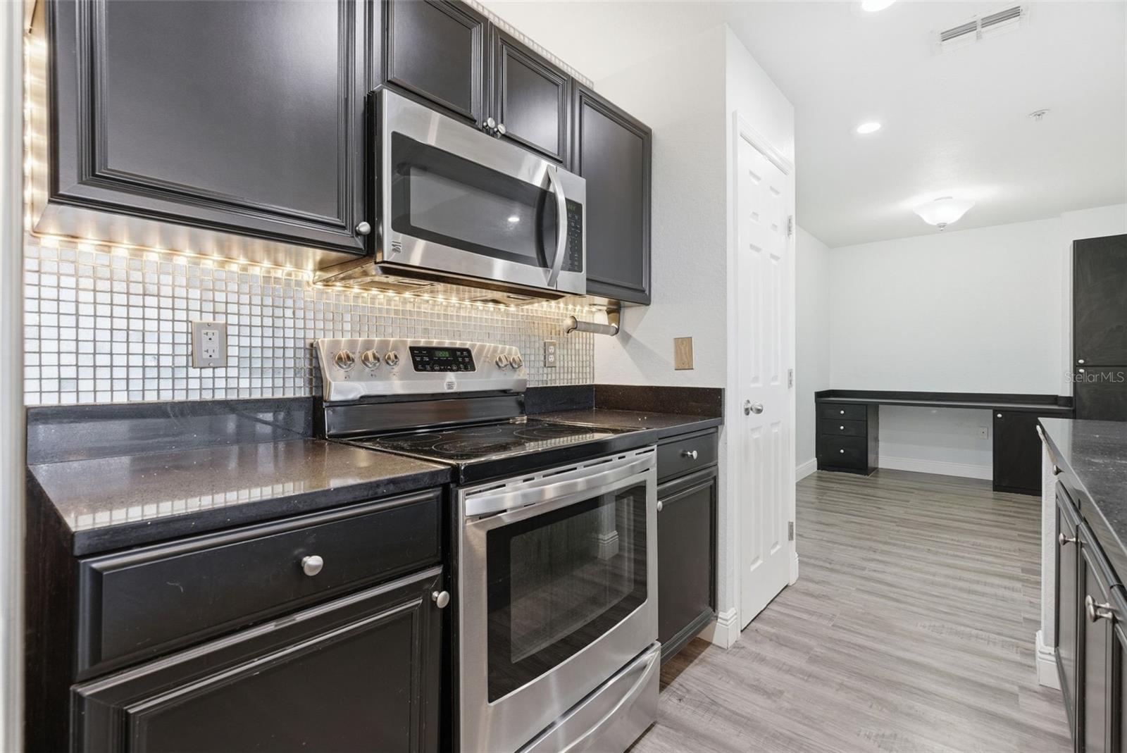 Image 7 of 59 For 700 Harbour Island Boulevard 403