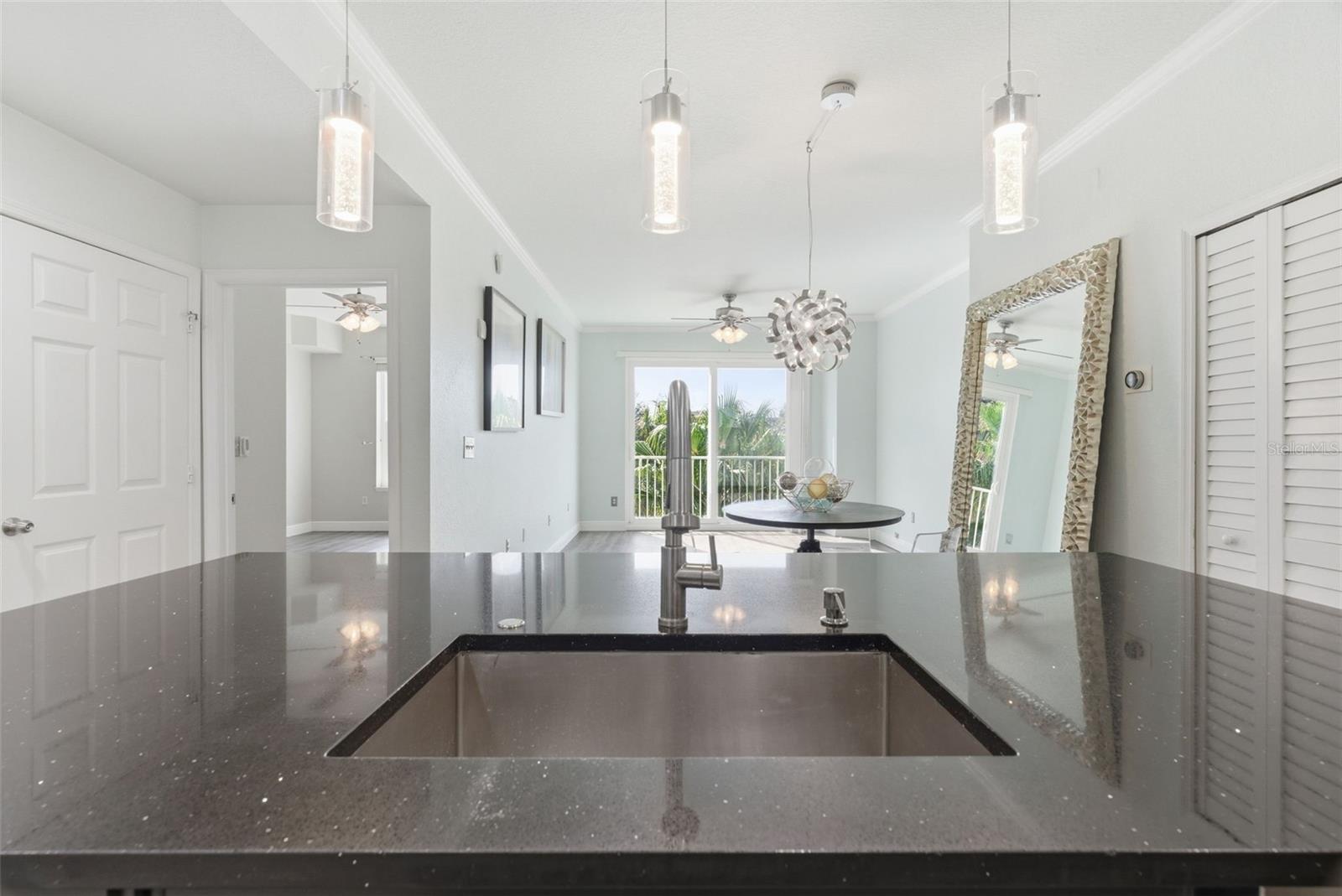 Image 8 of 59 For 700 Harbour Island Boulevard 403