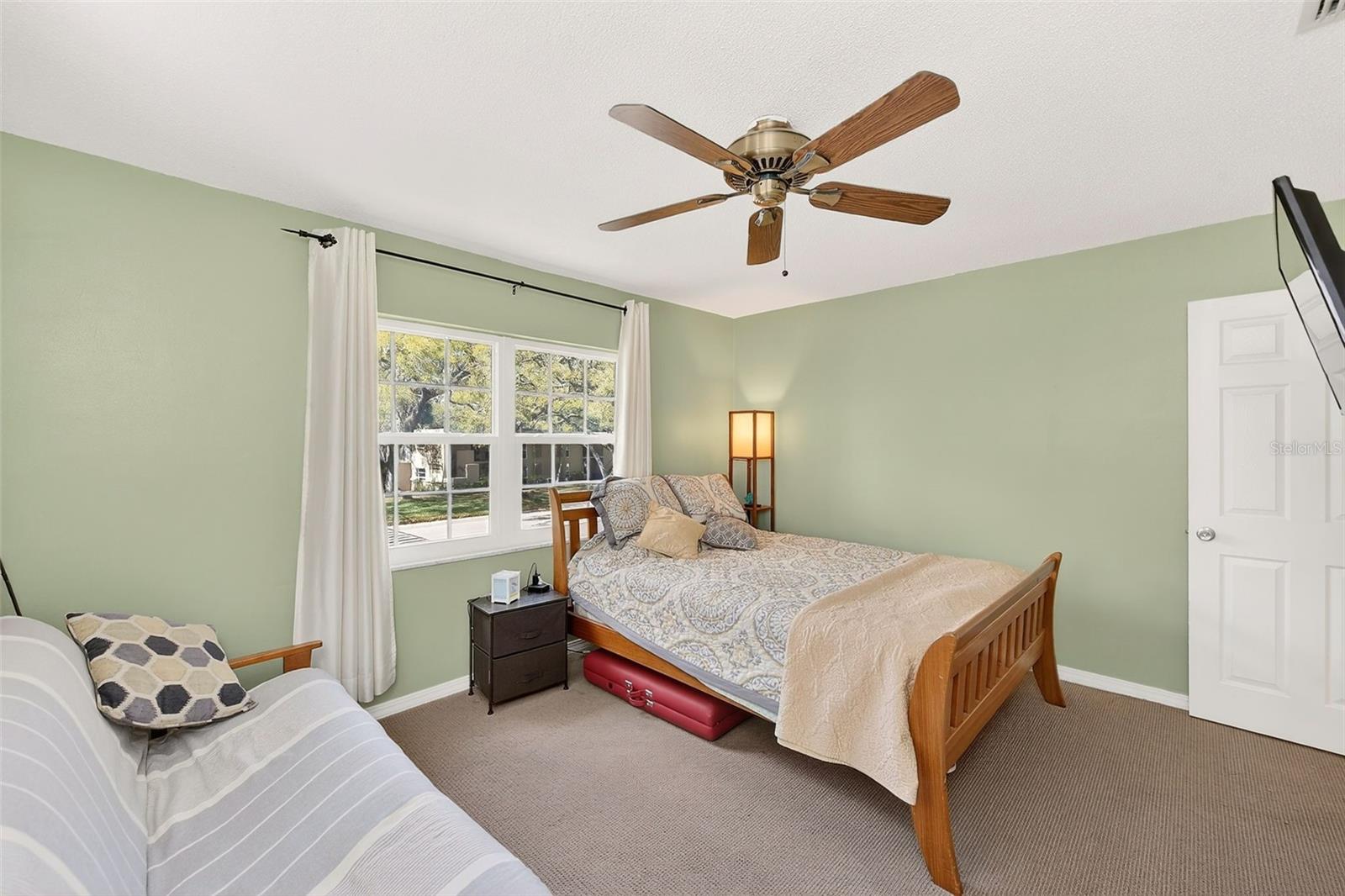 Image 19 of 31 For 38 Country Club Drive 38