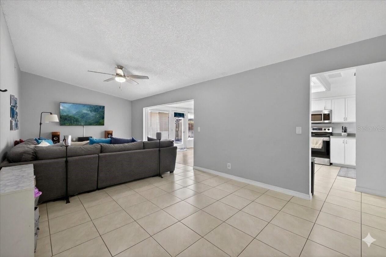 Image 9 of 22 For 3042 Cypress Green Drive