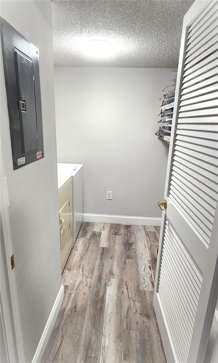 Image 11 of 23 For 1354 Shady Pine Way E2