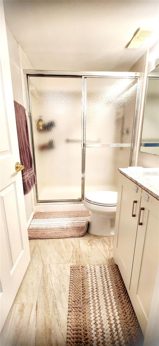 Image 16 of 23 For 1354 Shady Pine Way E2