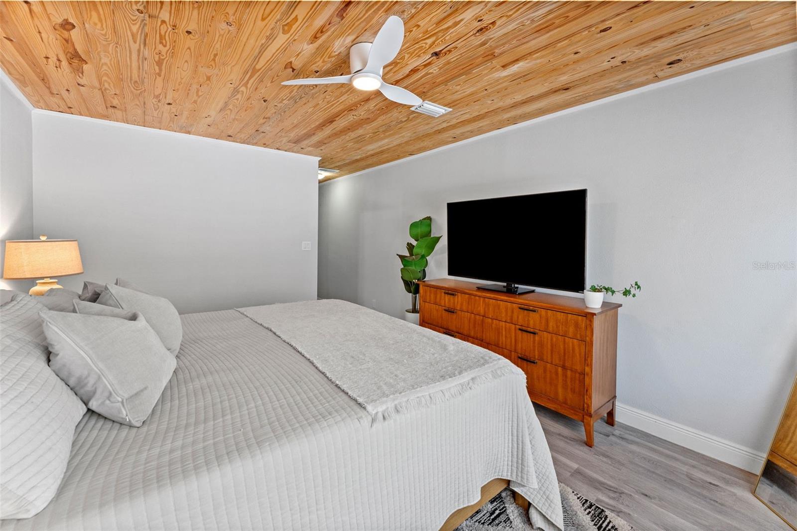 Image 15 of 46 For 6317 22nd Street