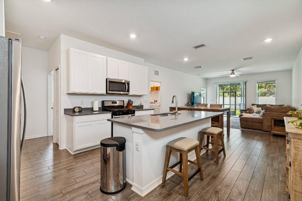 Image 7 of 42 For 5411 Los Robles Court