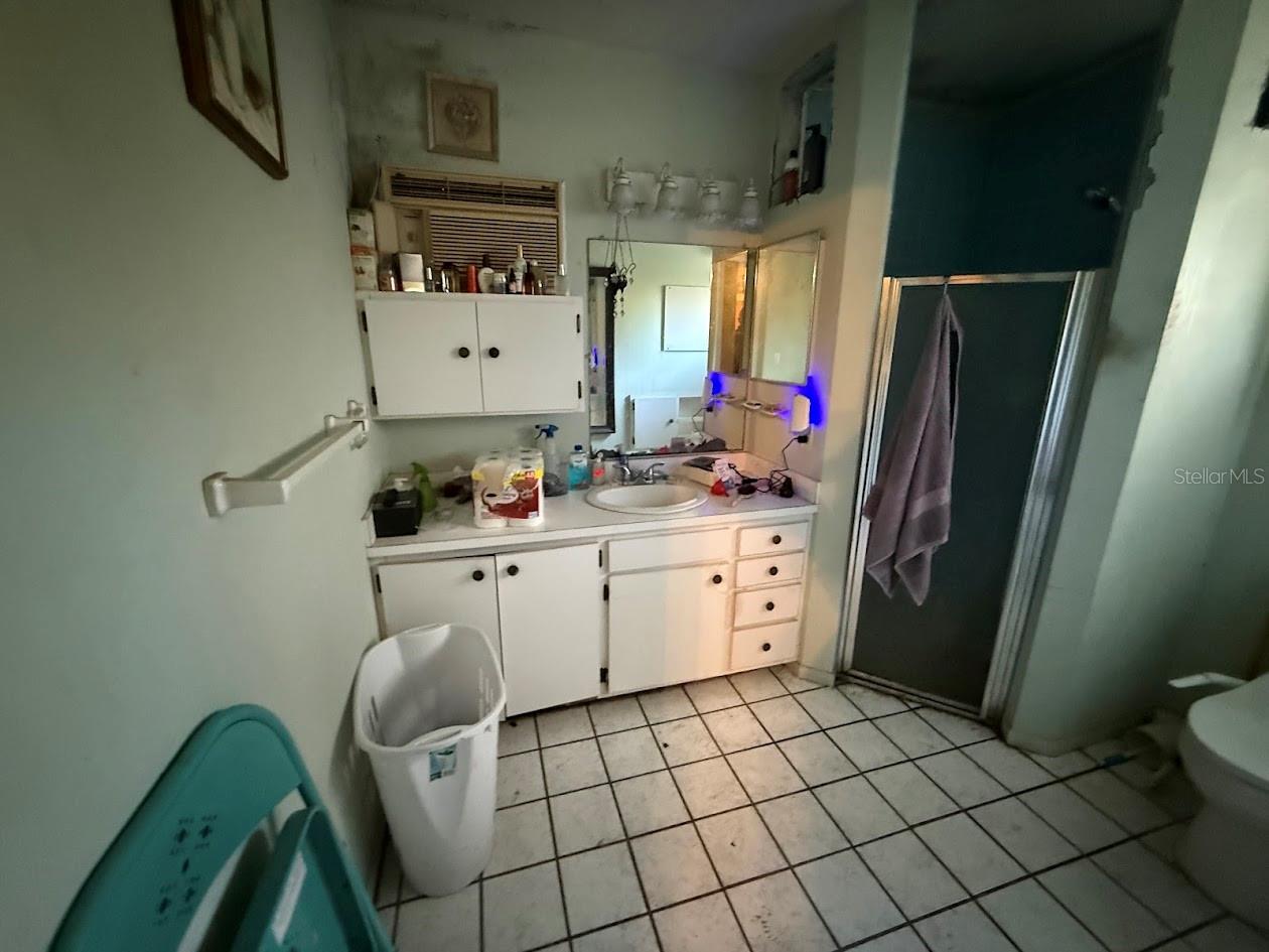 Image 23 of 40 For 1203 40th Avenue W