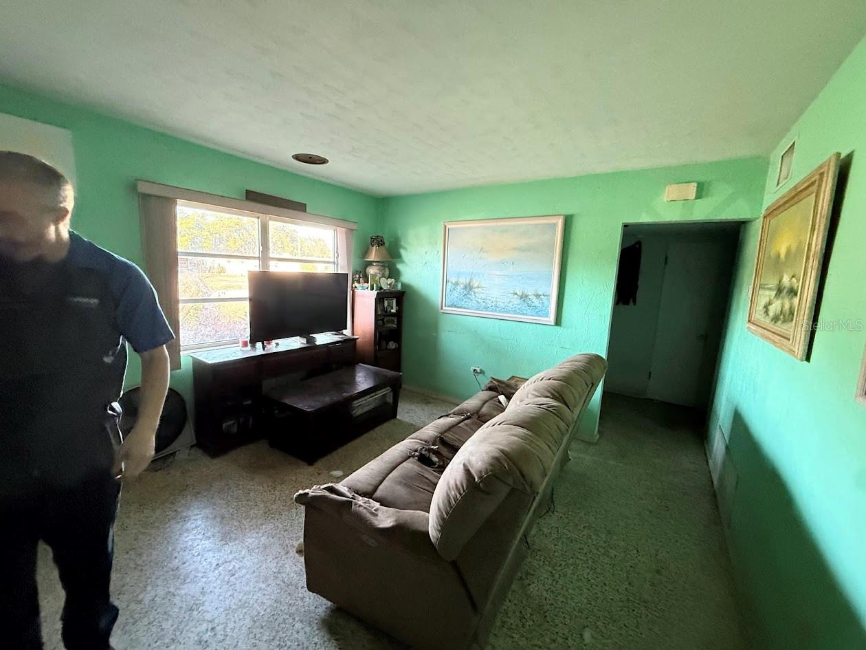 Image 4 of 40 For 1203 40th Avenue W