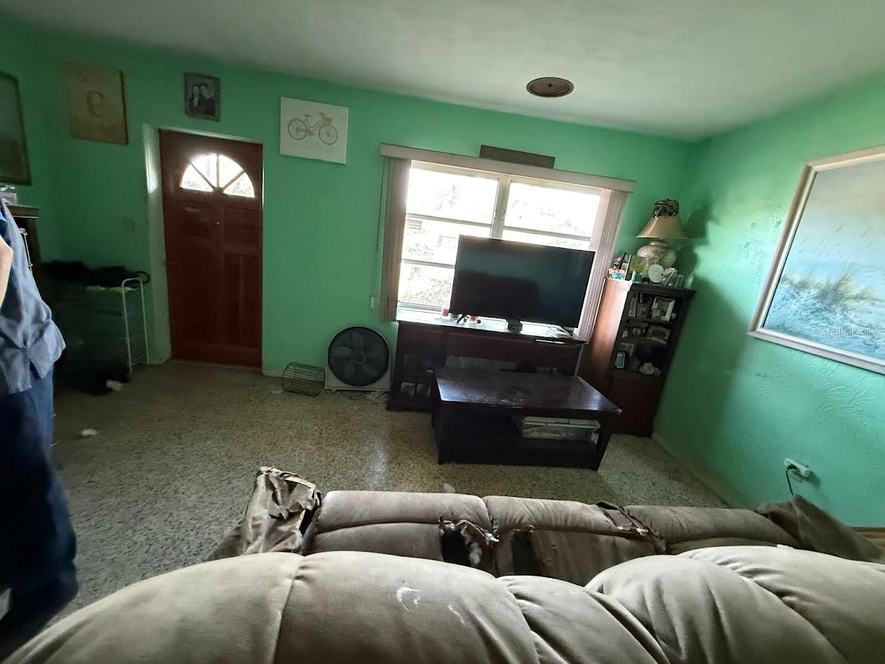 Image 5 of 40 For 1203 40th Avenue W