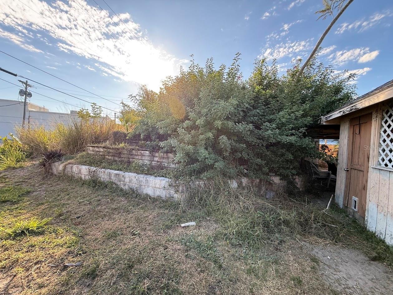 Image 9 of 40 For 1203 40th Avenue W