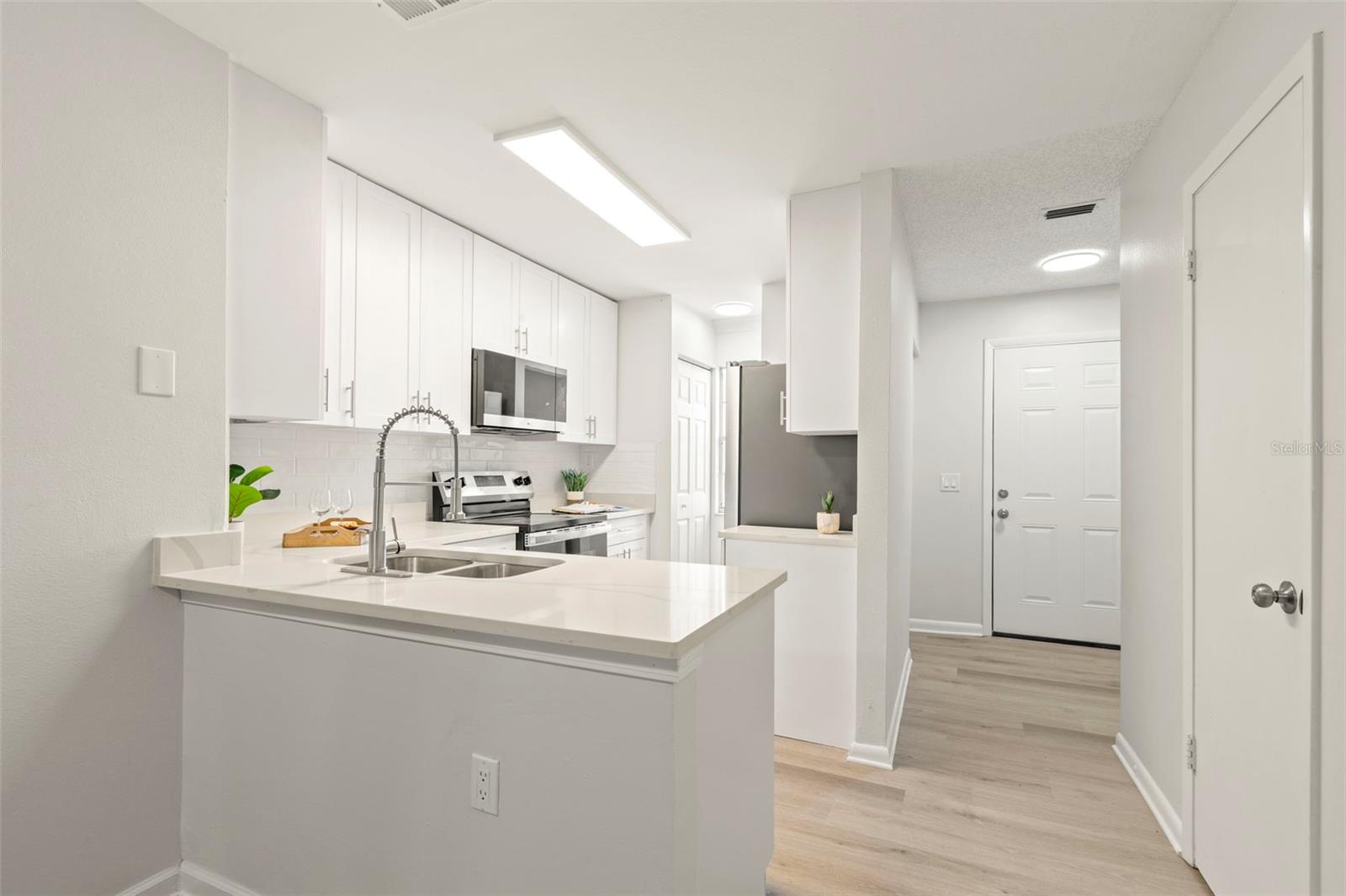 Image 6 of 17 For 6720 121st Avenue 8