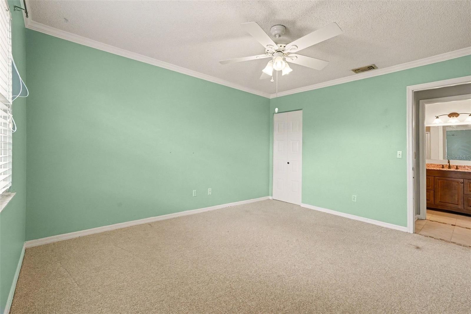 Image 28 of 38 For 401 Finchley Court A