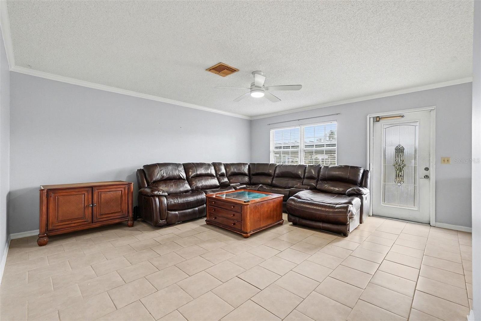 Image 5 of 38 For 401 Finchley Court A