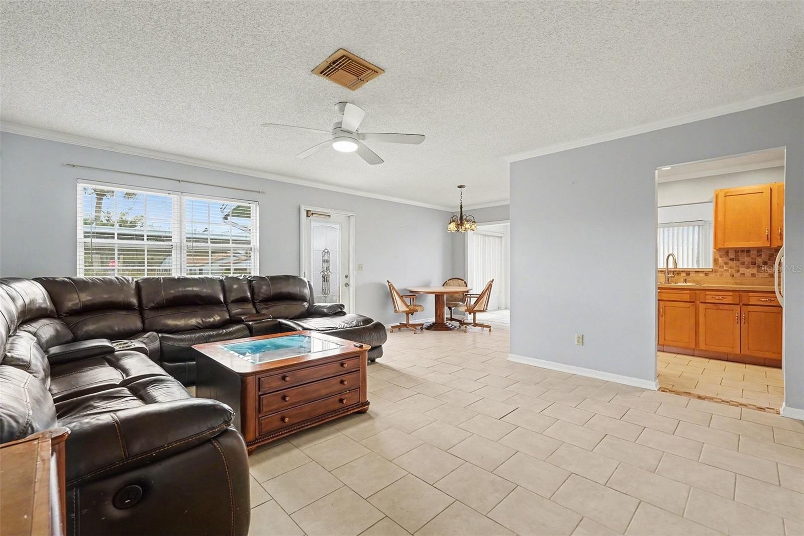 Image 7 of 38 For 401 Finchley Court A