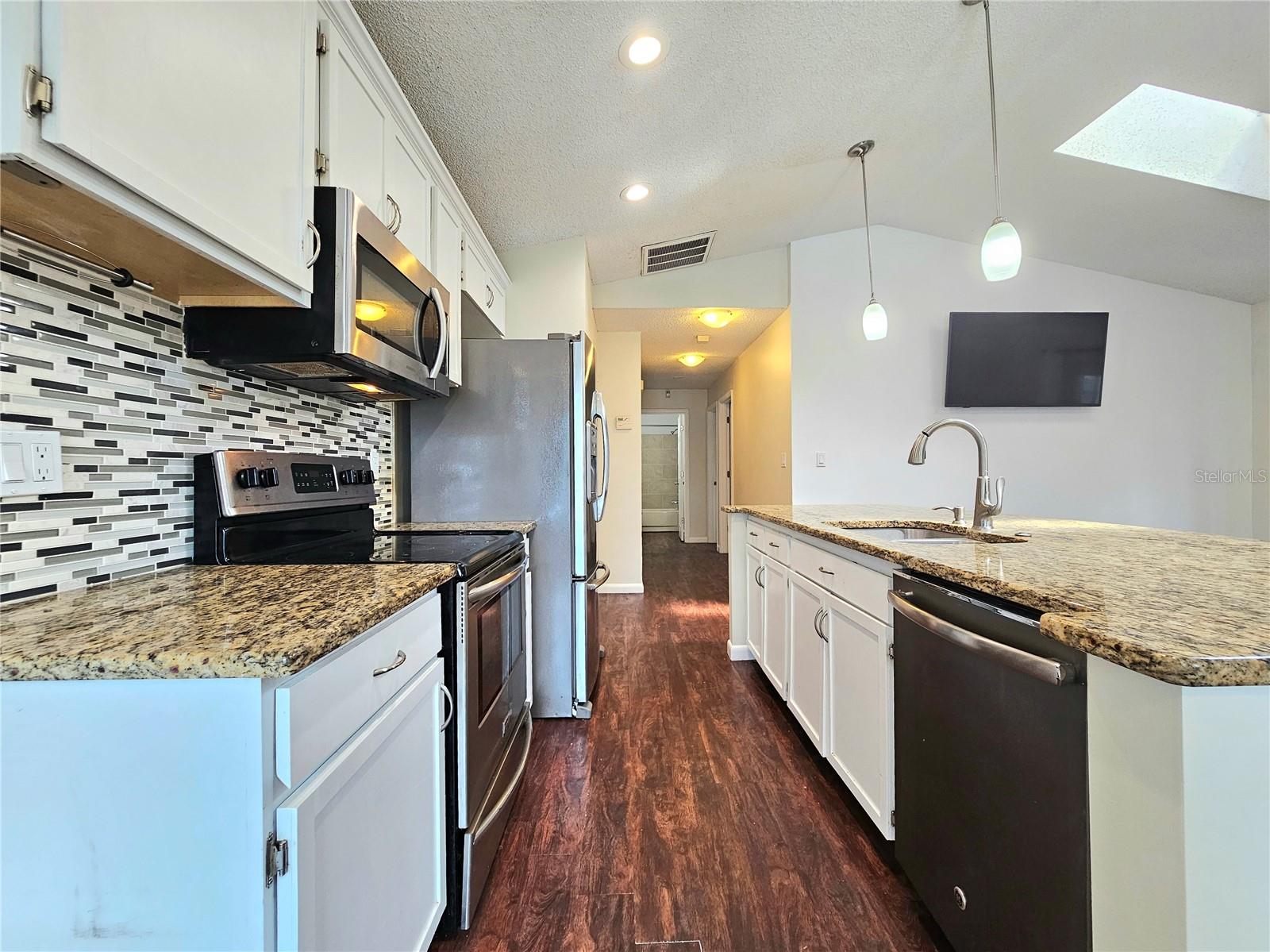 Image 11 of 40 For 1649 12th Street Sw