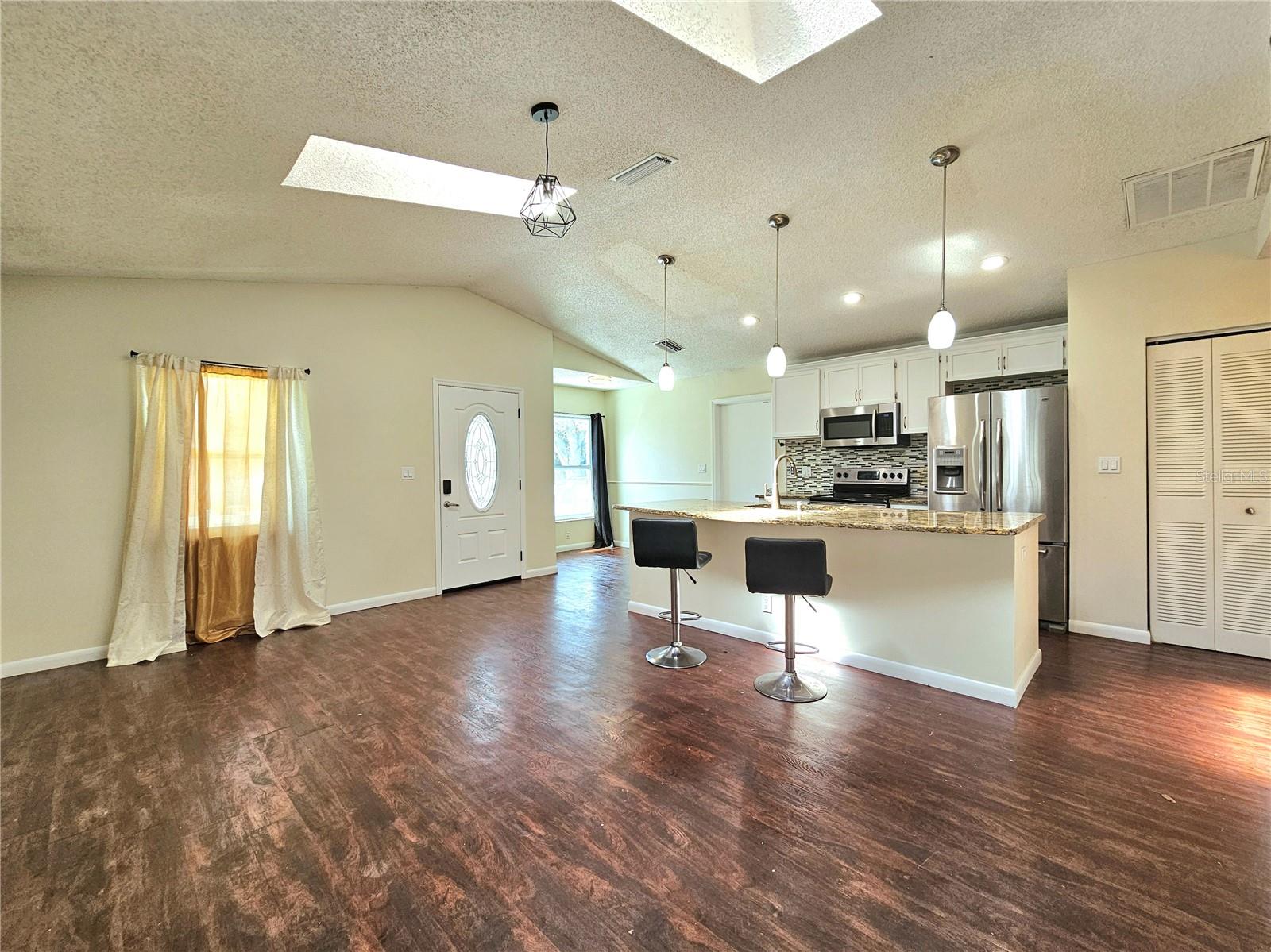 Image 4 of 40 For 1649 12th Street Sw