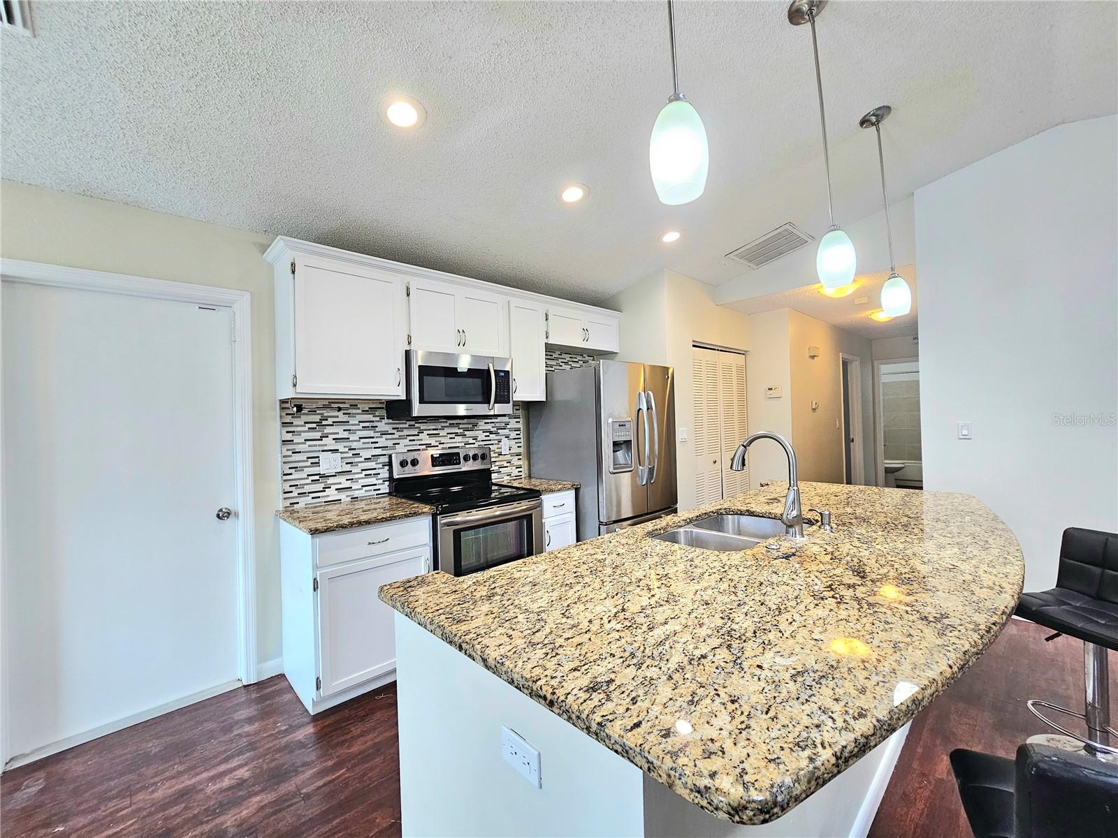 Image 7 of 40 For 1649 12th Street Sw