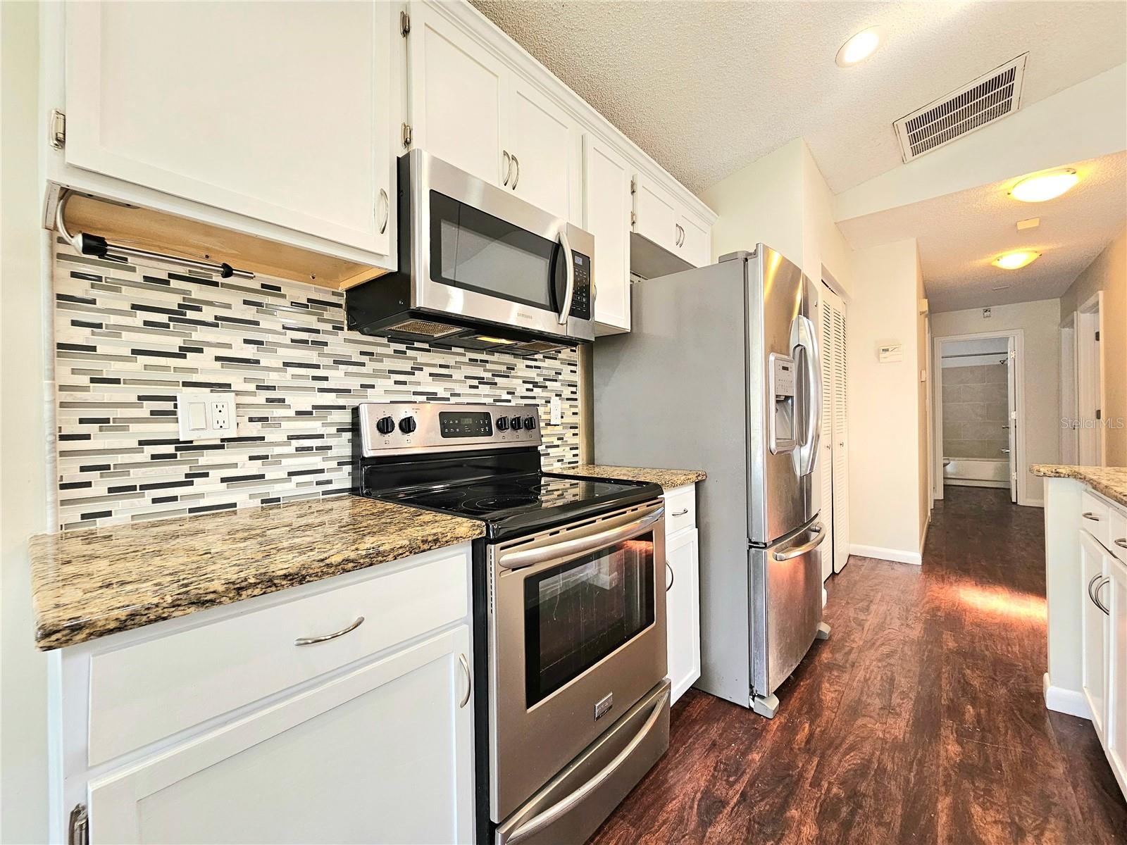 Image 8 of 40 For 1649 12th Street Sw