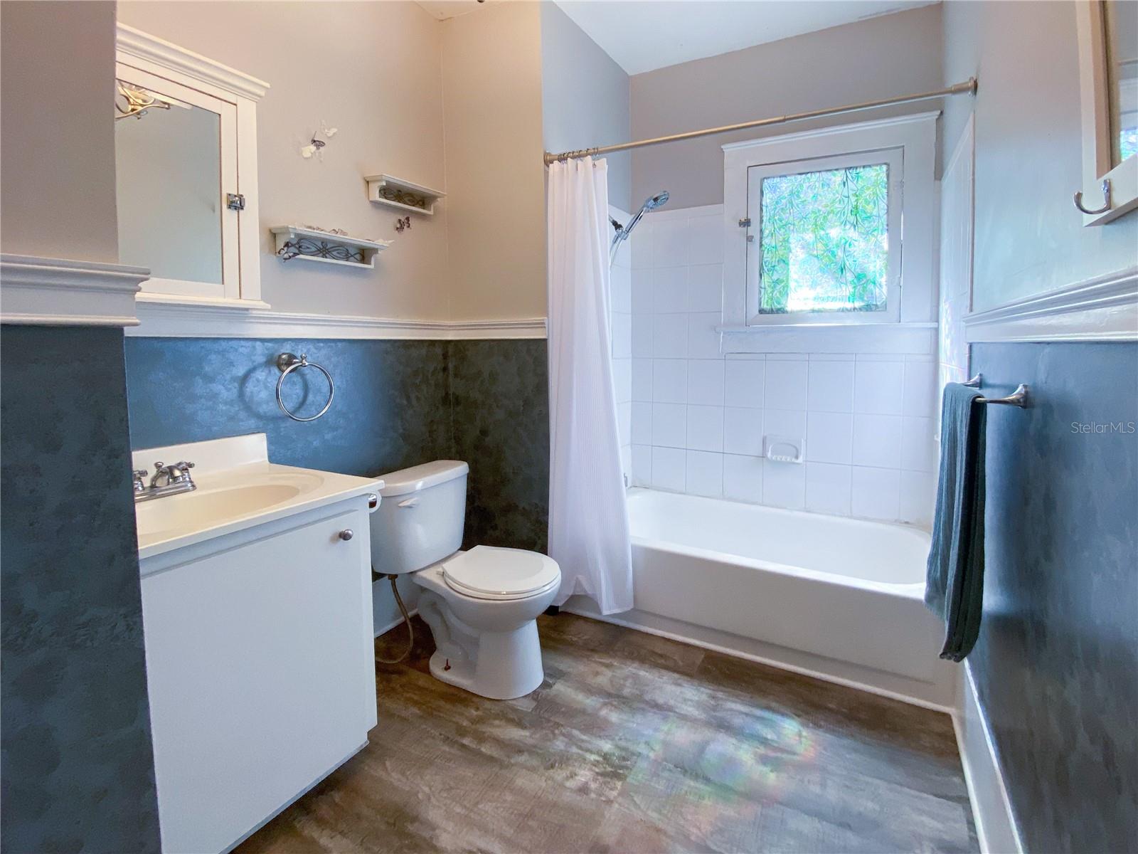 Image 10 of 13 For 1466 30th Avenue N