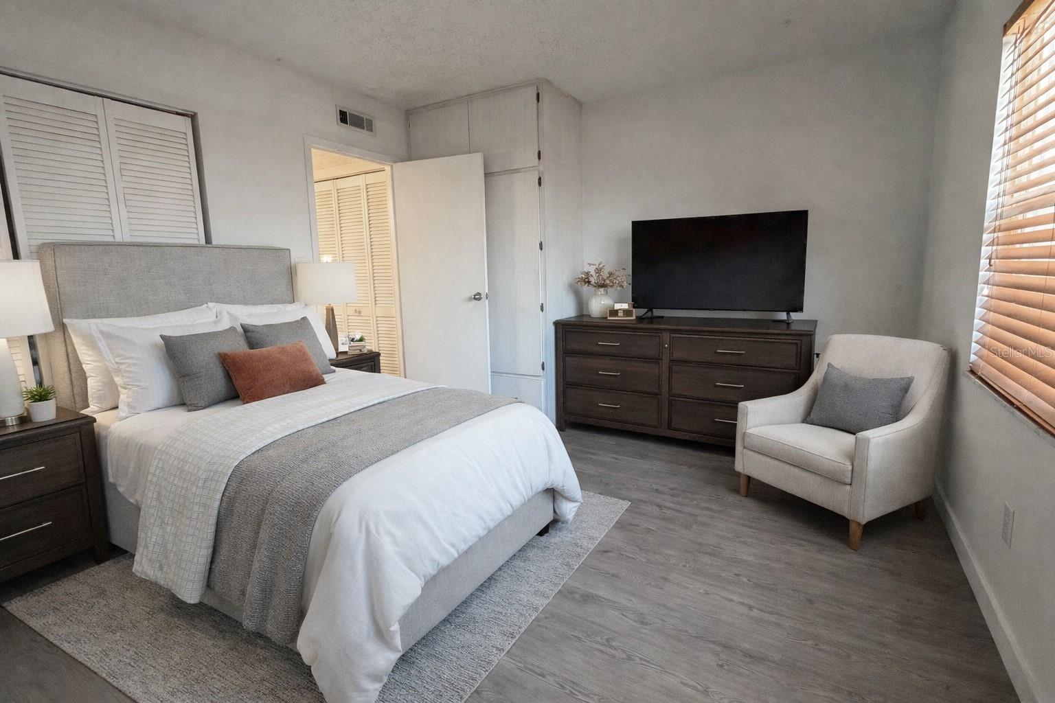 Image 20 of 52 For 215 Mcmullen Booth Road 182