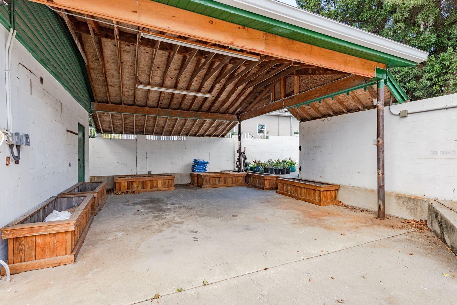 Listing photo id 12 for 1115 Pennsylvania Avenue