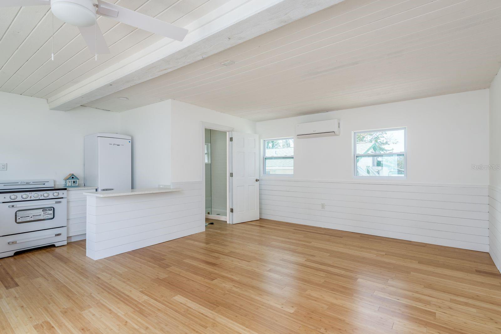 Listing photo id 2 for 1115 Pennsylvania Avenue