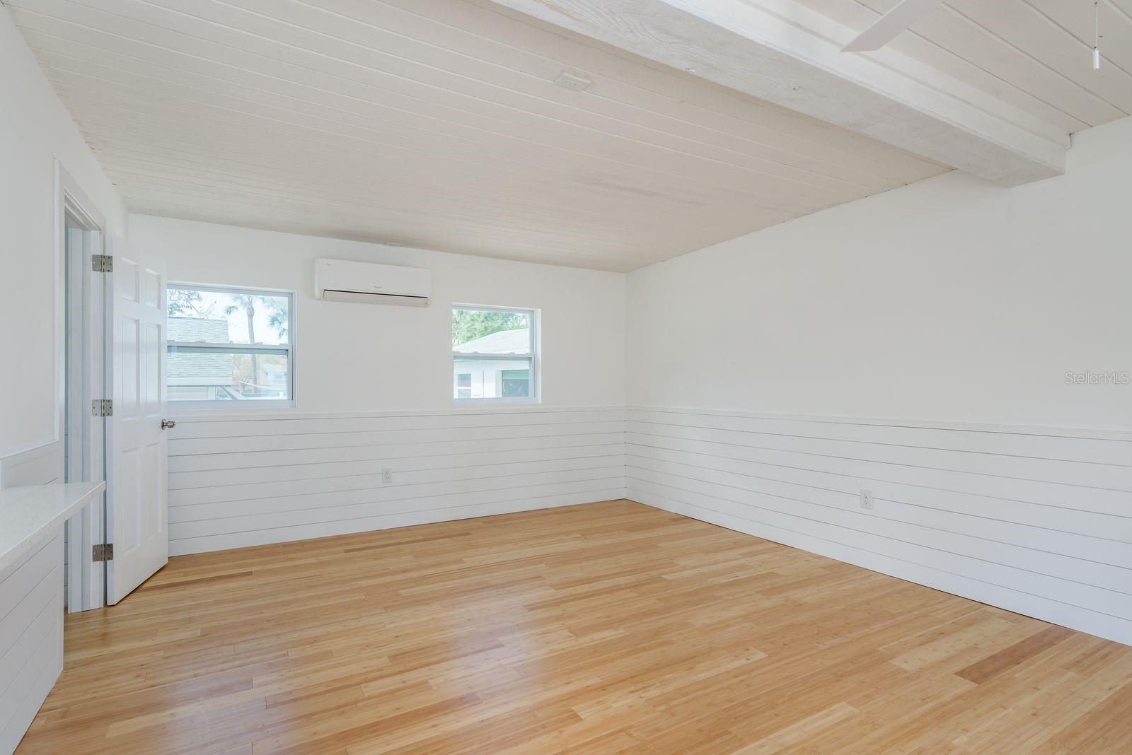 Listing photo id 3 for 1115 Pennsylvania Avenue