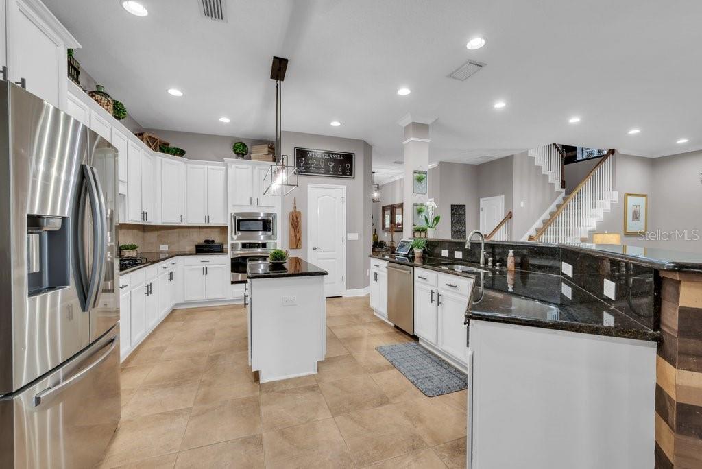 Listing photo id 8 for 15912 Ternglade Drive