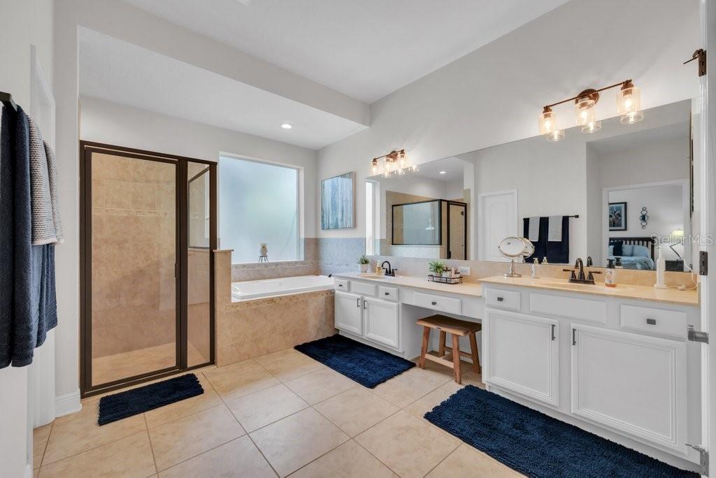 Listing photo id 19 for 15912 Ternglade Drive