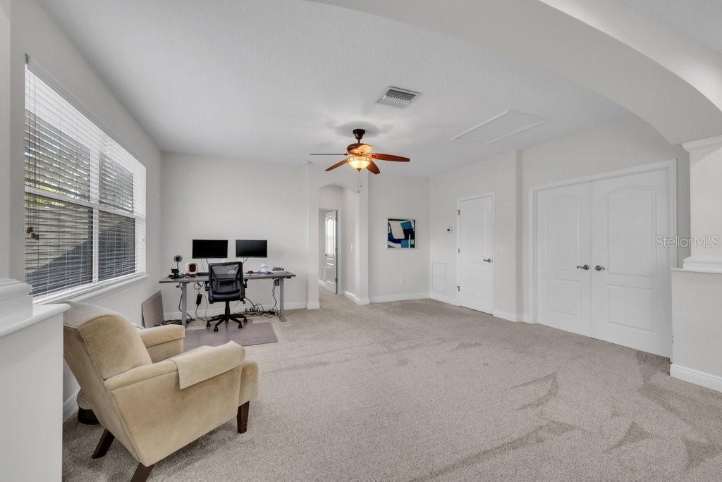 Listing photo id 25 for 15912 Ternglade Drive