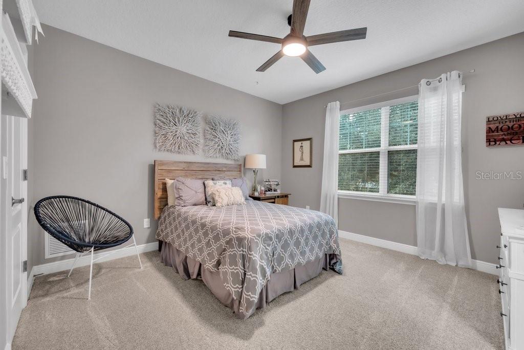 Listing photo id 28 for 15912 Ternglade Drive