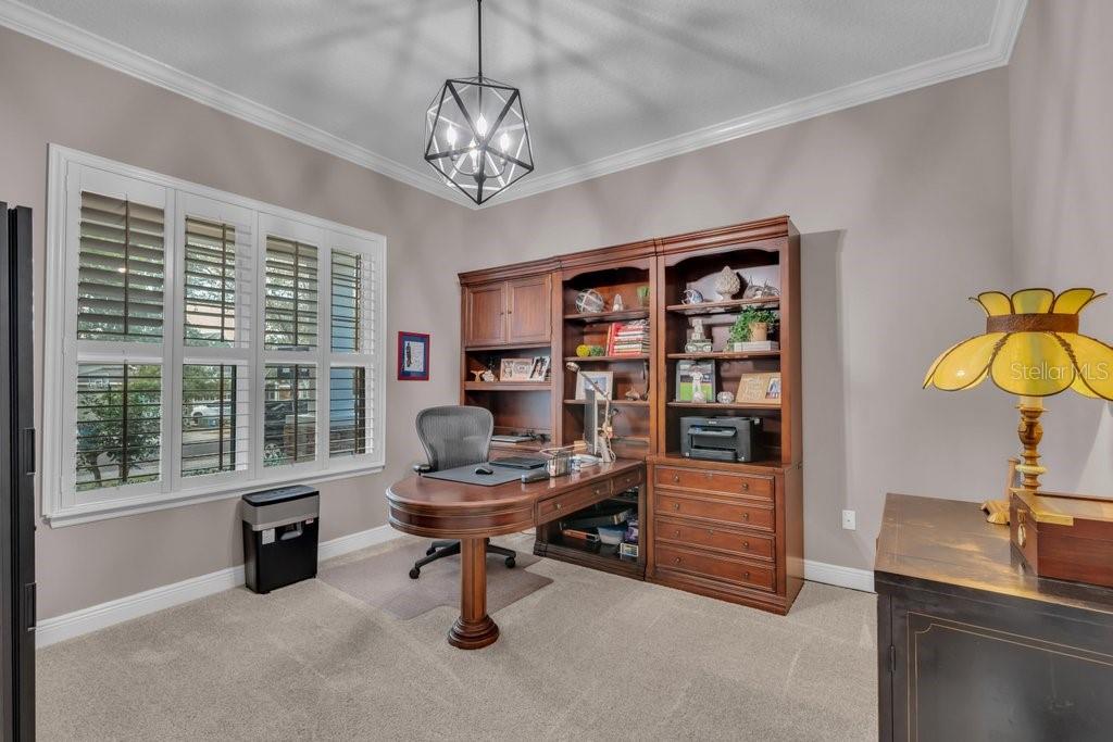 Listing photo id 6 for 15912 Ternglade Drive