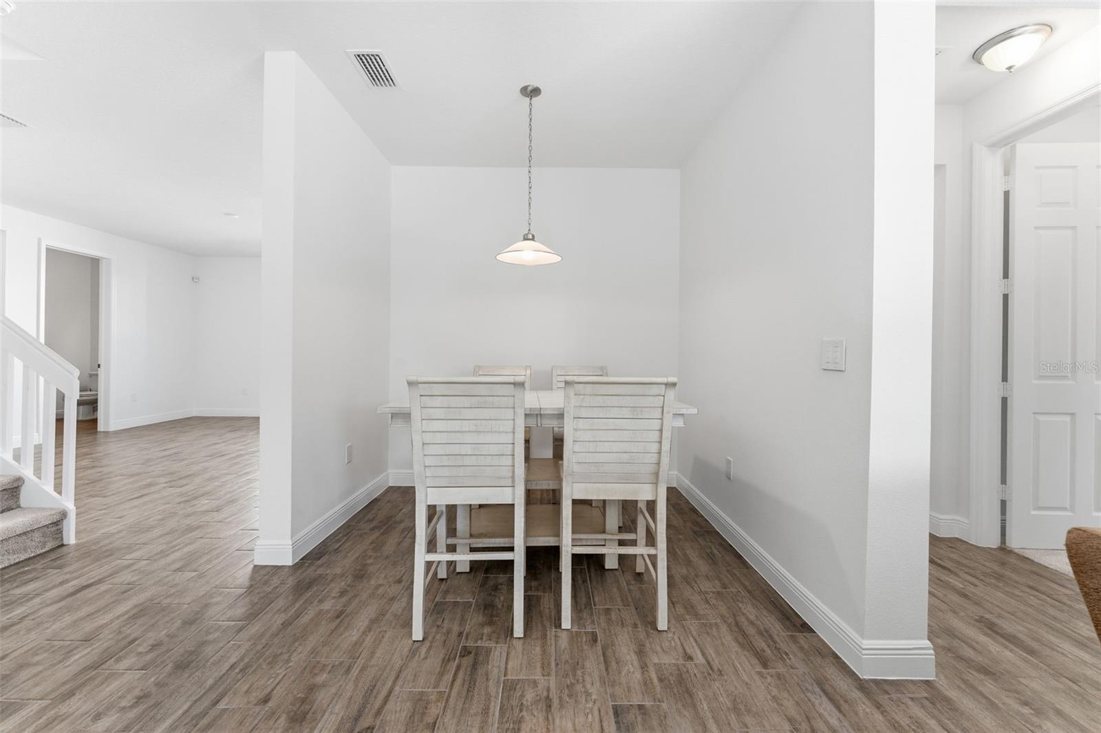 Image 10 of 49 For 8322 Eagle Brook Drive