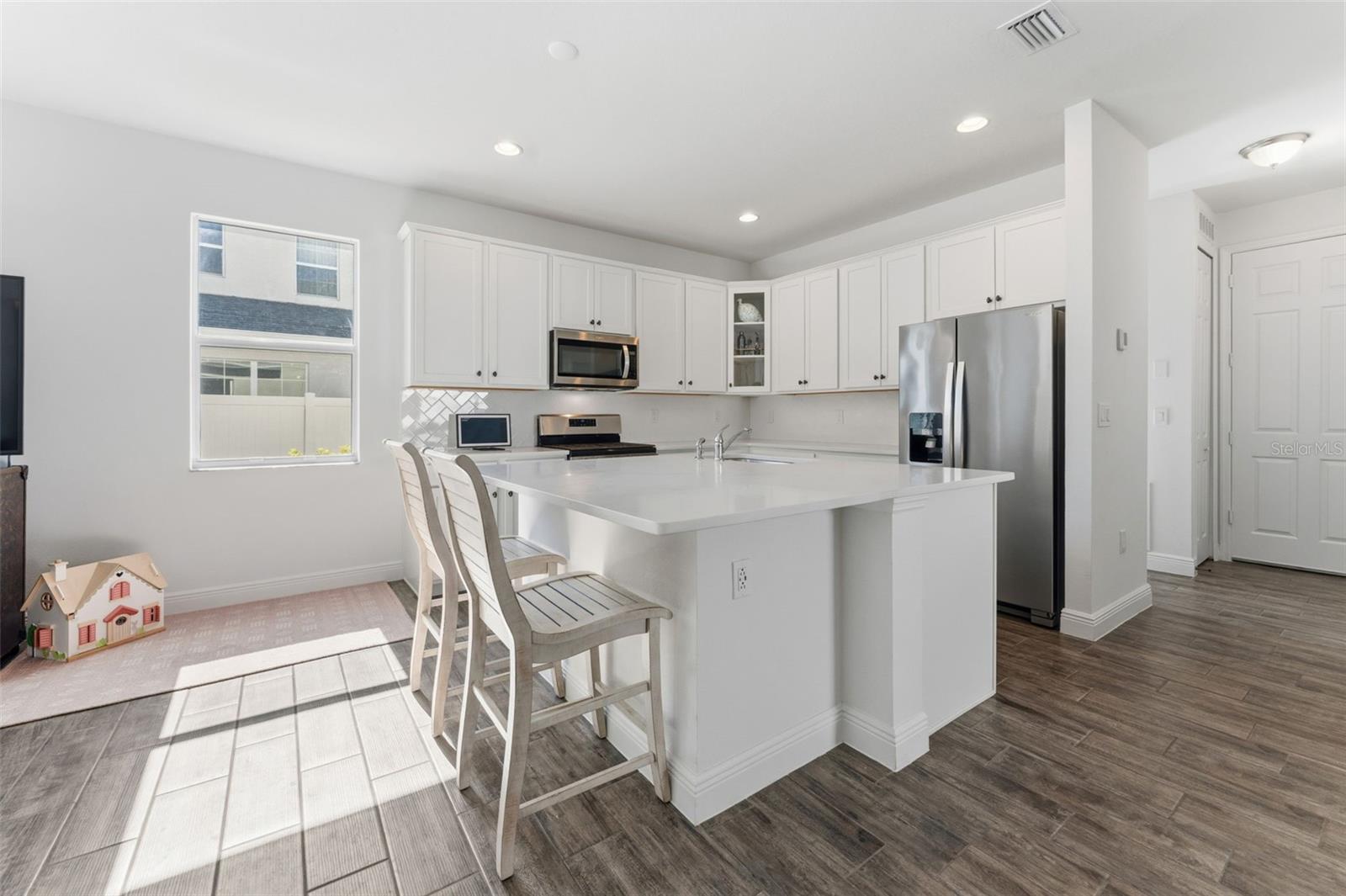 Image 11 of 49 For 8322 Eagle Brook Drive