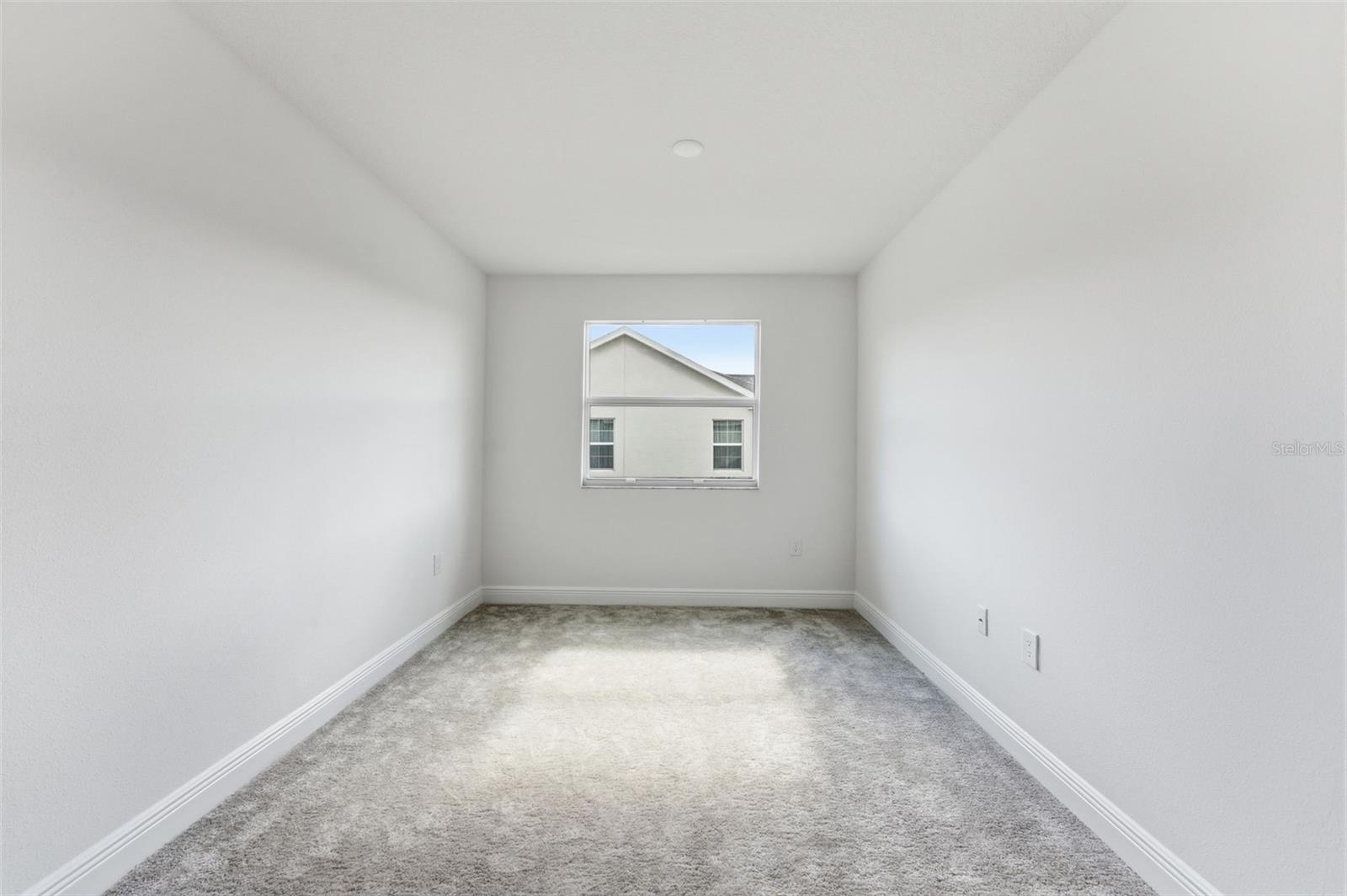 Image 25 of 49 For 8322 Eagle Brook Drive